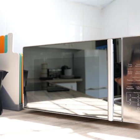 Modern Spark Home With Parking, Garden, Wi-Fi Birmingham Bagian luar foto