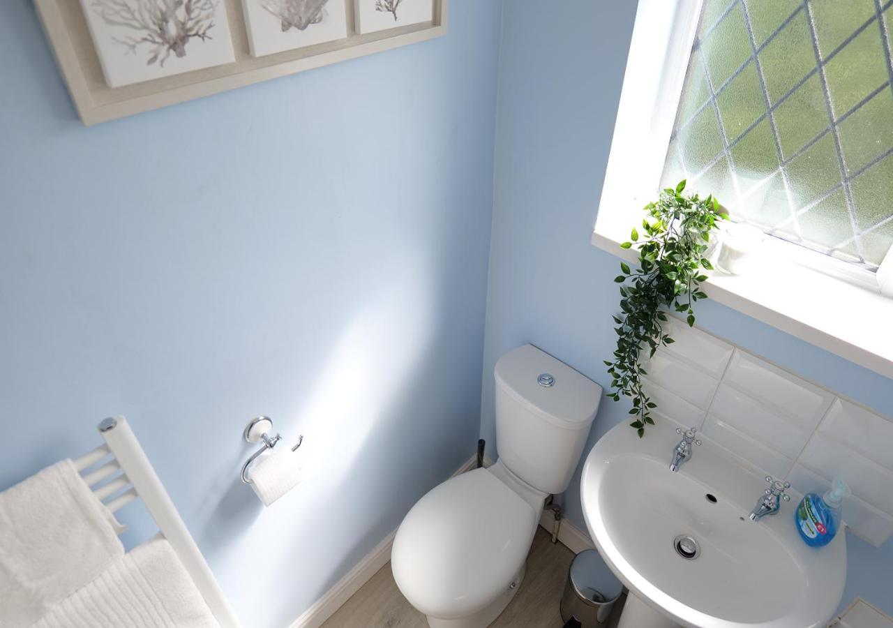 Modern Spark Home With Parking, Garden, Wi-Fi Birmingham Bagian luar foto
