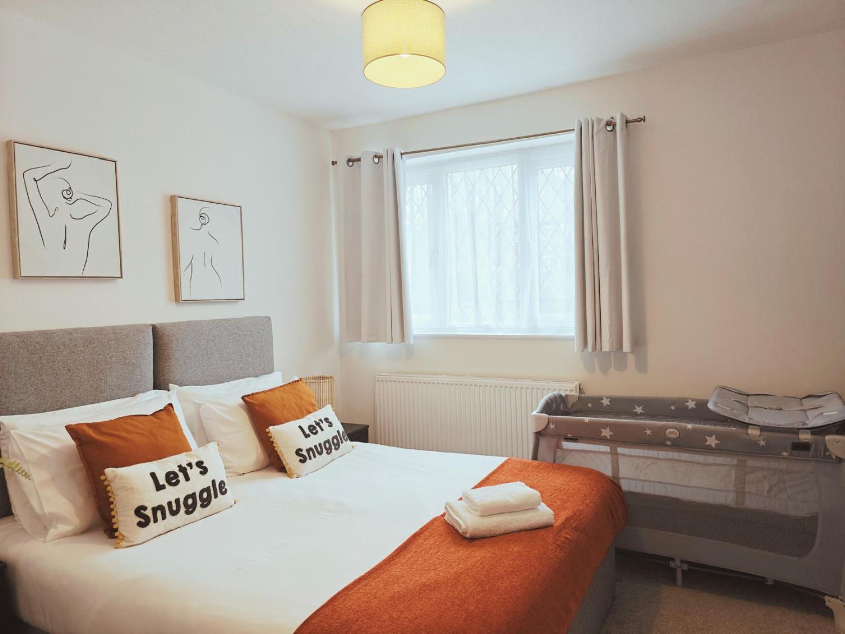 Modern Spark Home With Parking, Garden, Wi-Fi Birmingham Bagian luar foto
