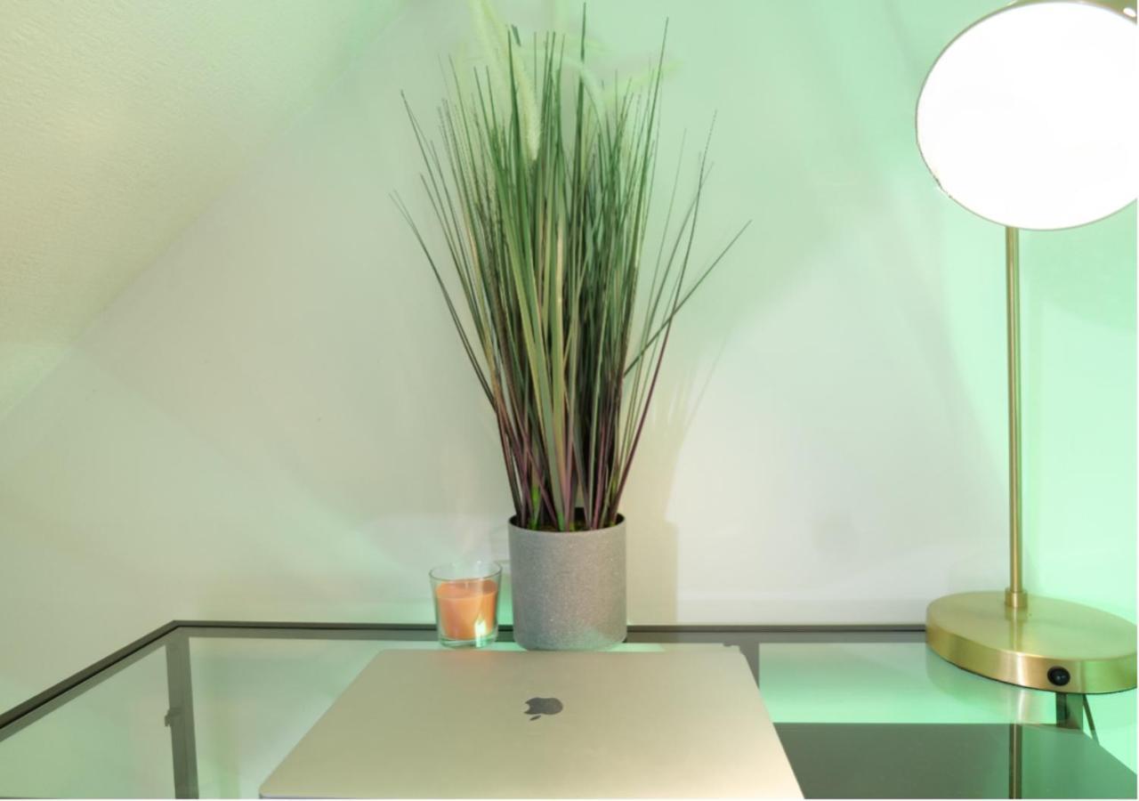 Modern Spark Home With Parking, Garden, Wi-Fi Birmingham Bagian luar foto