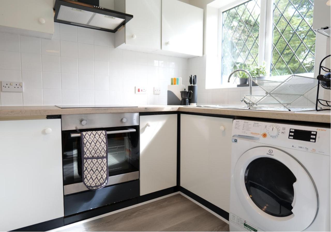Modern Spark Home With Parking, Garden, Wi-Fi Birmingham Bagian luar foto