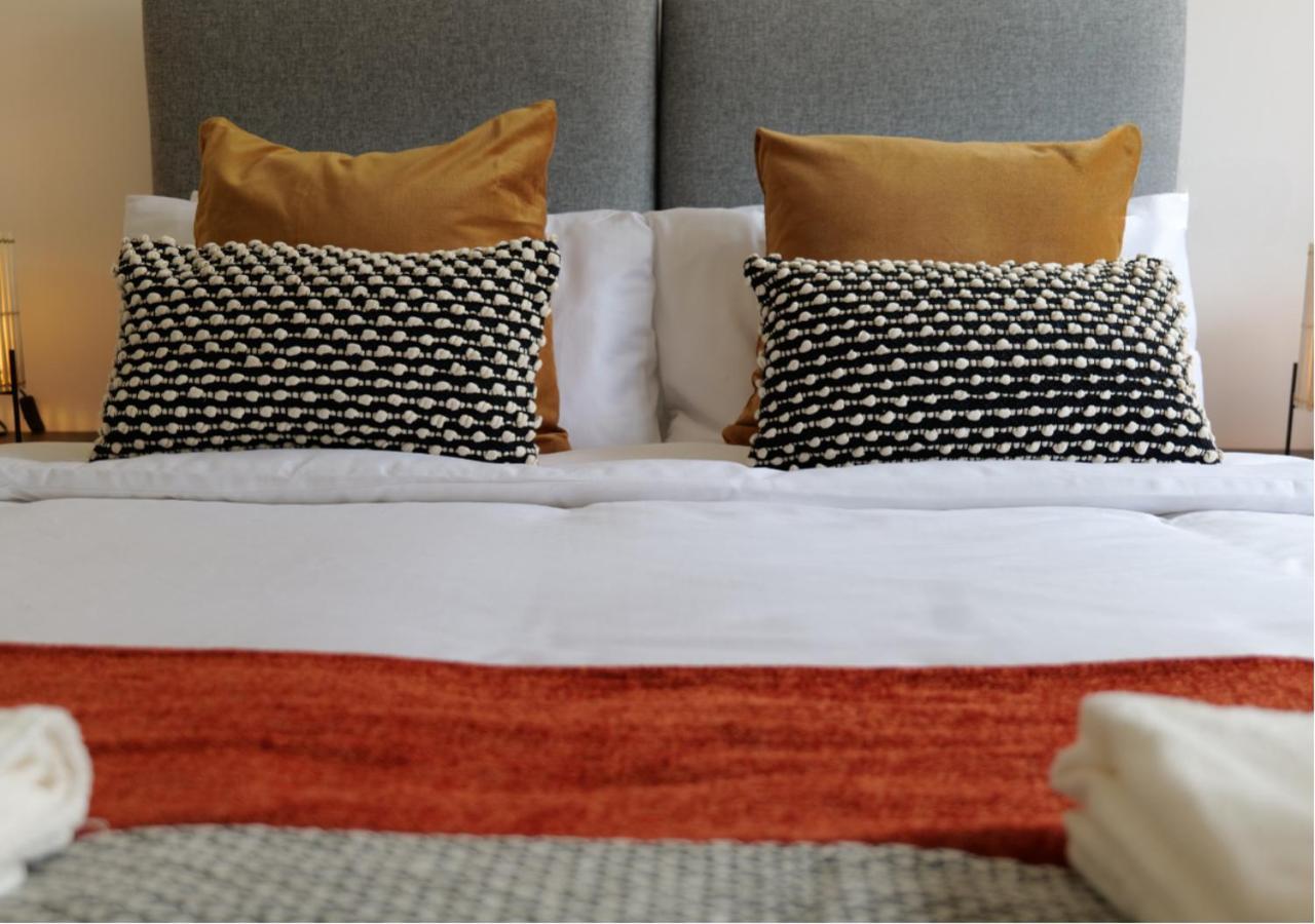 Modern Spark Home With Parking, Garden, Wi-Fi Birmingham Bagian luar foto
